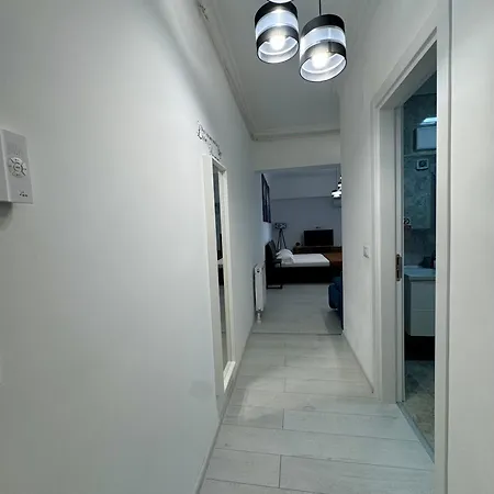 Romantic Solid Lamera Apartman Mamaia