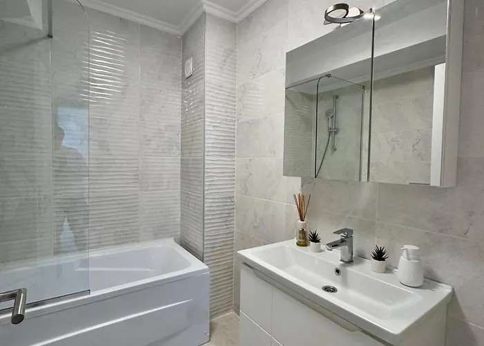 Romantic Solid Lamera Mamaia