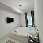 Apartment Lamera - Solid Butoaie Si Studiouri Cu Parcare Si La Si Mare *