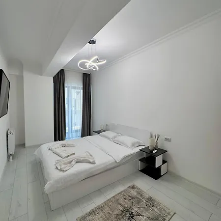 Romantic Solid Lamera Апартаменты *