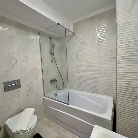 Apartmán Lamera - Solid Butoaie Si Studiouri Cu Parcare Si La Si Mare Mamaia
